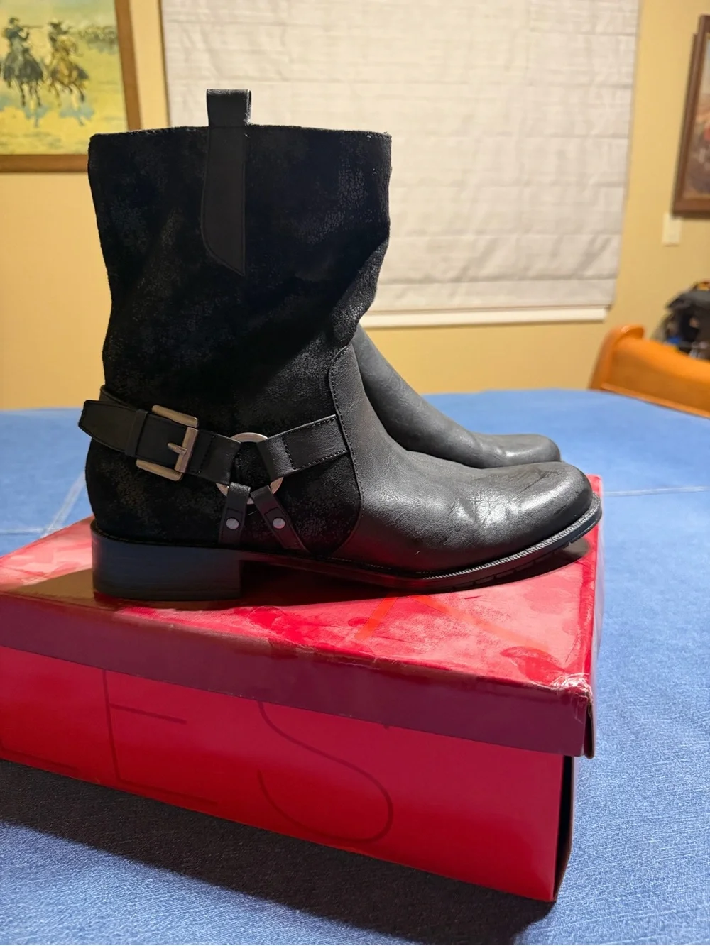 AEROSOLES Black Leather & Fabric Ankle Booties